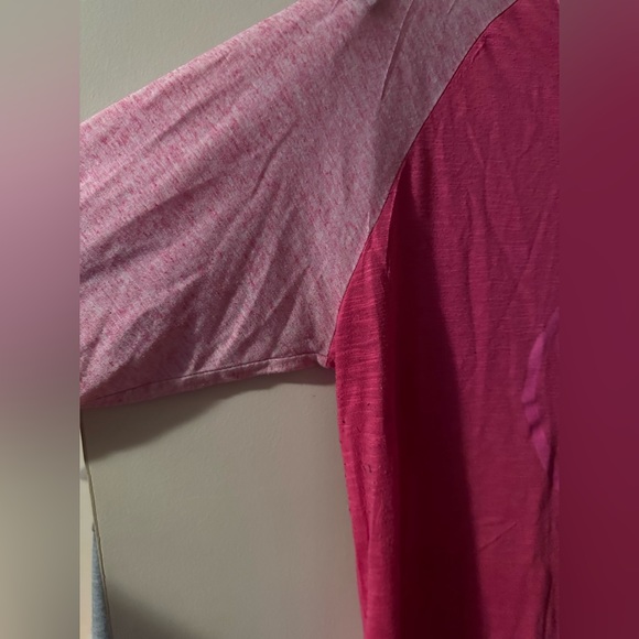 Thing 2 universal studios top - Picture 3 of 5